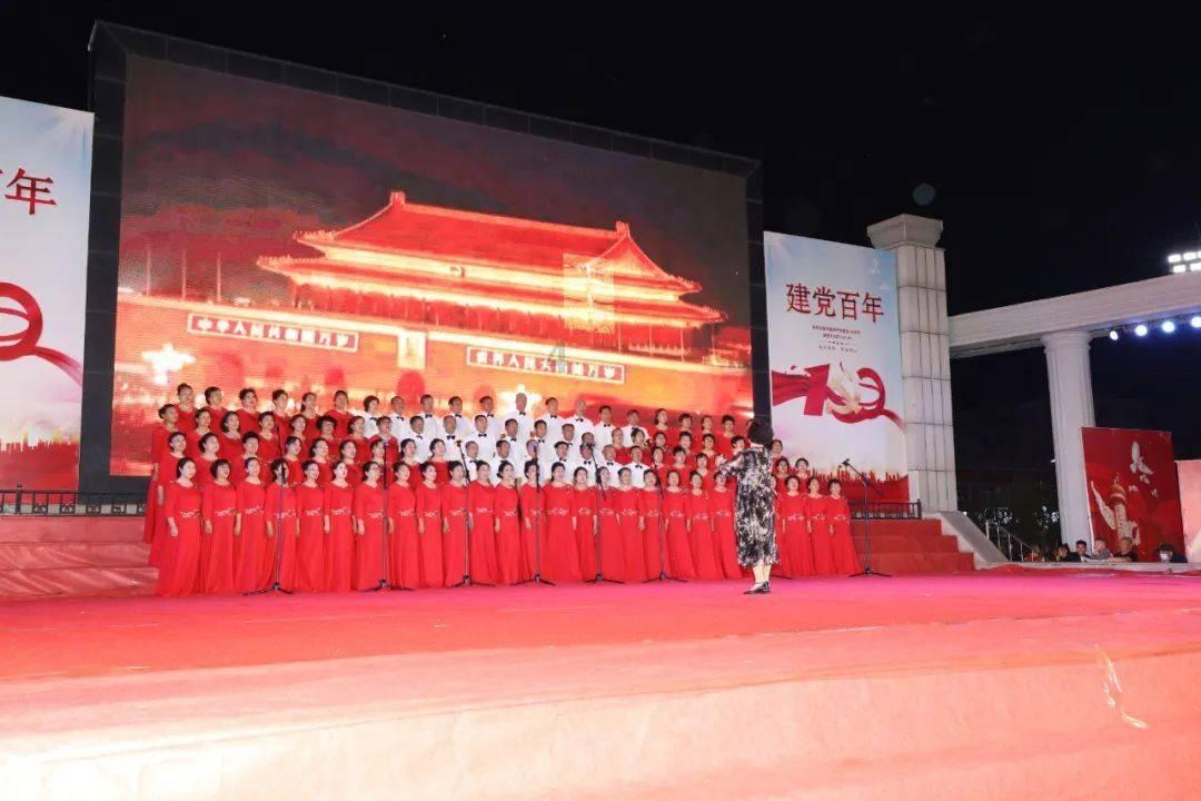 老师开私家车送孩子安全回家，感动！